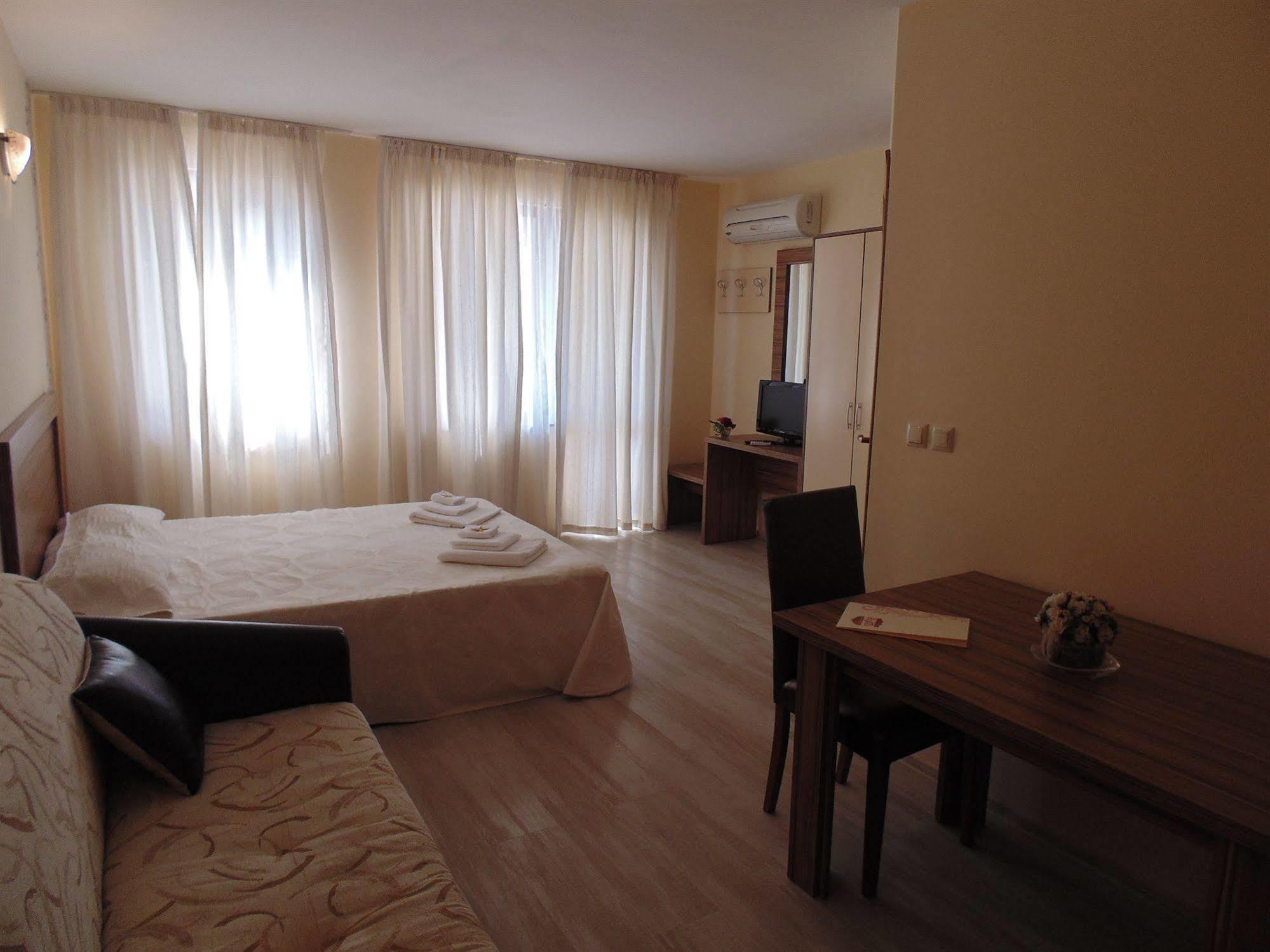 Relax Holiday Complex & Spa Sunny Beach Exterior photo